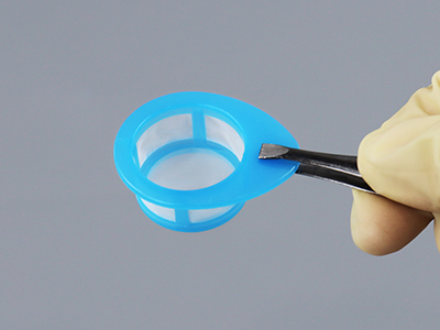 頂端延伸邊緣可使用鑷子無菌操作