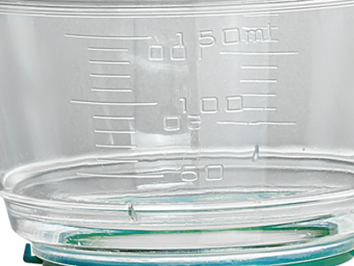 杯體透明，刻度清晰，便于觀察容量